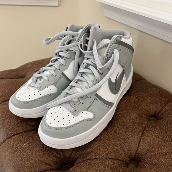 Women's Nike shoes - Picture 3 of 4